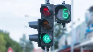 Việc thí điểm bỏ đồng hồ giao thông đếm ngược tại một số nơi ở Thành phố Hồ Chí Minh tạo ra những ý kiến khác nhau.