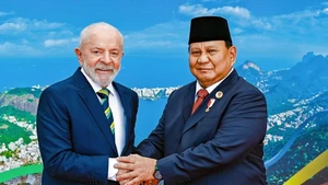 Tổng thống Brazil Luiz Inacio Lula de Silva (trái) và Tổng thống Indonesia Prabowo Subianto, tại Rio de Janeiro, ngày 18/11/2024.
