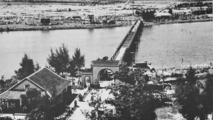 Cầu Hiền Lương trở thành chứng tích lịch sử của hơn 20 năm chia cắt hai miền Bắc-Nam. Ảnh tư liệu