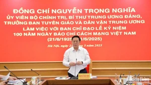 Trưởng Ban Tuyên giáo và Dân vận Trung ương Nguyễn Trọng Nghĩa phát biểu tại buổi làm việc. (Ảnh: PHẠM CƯỜNG) 