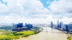 Một góc đô thị Thành phố Hồ Chí Minh. (Ảnh TÙNG QUANG) 