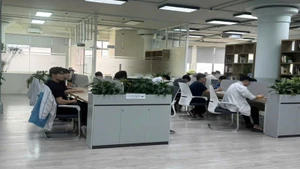 Học sinh tham dự vòng sơ loại tại điểm thi Đại học Bách khoa Hà Nội.