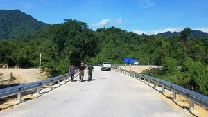 Đường lên bản Eo Bù- Chút Mút, huyện Lệ Thủy, tỉnh Quảng Bình