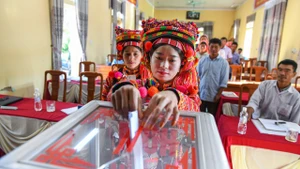 Việt Nam đã có nhiều nỗ lực trong việc bảo đảm quyền chính trị, trong đó có quyền bầu cử, ứng cử cho người dân tộc thiểu số. (Ảnh: THÀNH ĐẠT) 