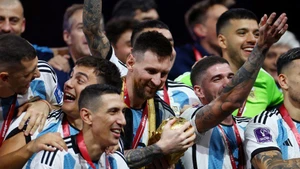 Hoàn thành giấc mơ vàng World Cup, Messi đã có danh hiệu cuối cùng còn thiếu trong bộ sưu tập thành tích đồ sộ của mình. (Ảnh: Reuters)