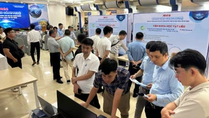 Các doanh nghiệp trao đổi và kết nối cung-cầu công nghệ.
