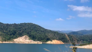 Nơi kỳ diệu sông cũng tĩnh như hồ