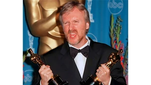 James Cameron luôn tỏa sáng với phong cách độc đáo riêng biệt.