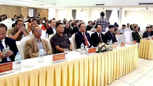 Nhà báo, nhà thơ Nguyễn Hồng Vinh tham dự Lễ ra mắt Hội đồng Lý luận, Phê bình văn học nghệ thuật trung ương nhiệm kỳ 2021-2026, sáng 26/10 tại Hà Nội.