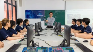 Sử dụng không hiệu quả nguồn nhân lực, nhất là nhân lực chất lượng cao, là sự lãng phí lớn cho xã hội. Ảnh: Đăng Khoa.
