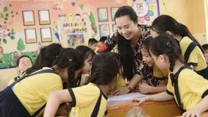 [Video] Học sinh tiểu học Việt Nam thuộc nhóm dẫn đầu Đông Nam Á lĩnh vực Toán, Đọc hiểu và Viết