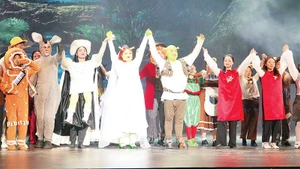Vở nhạc kịch "Shrek" thu hút các em thiếu nhi thành phố trong dịp hè 2024.