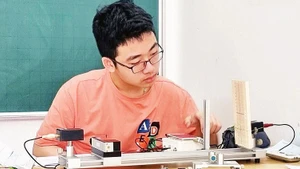 Nam sinh nhận giải đúp “Gương mặt trẻ” tiêu biểu