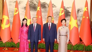 Tổng Bí thư, Chủ tịch nước Trung Quốc Tập Cận Bình và phu nhân cùng Tổng Bí thư, Chủ tịch nước Tô Lâm và phu nhân chụp ảnh chung ngày 19/8/2024, nhân dịp Tổng Bí thư, Chủ tịch nước Tô Lâm và phu nhân thăm cấp nhà nước tới Trung Quốc. (Ảnh: TTXVN)