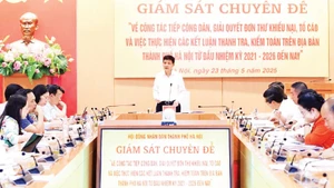 Đoàn giám sát đề nghị Thanh tra thành phố Hà Nội phối hợp với ủy ban nhân dân các cấp, đặc biệt là cấp huyện, để rà soát các vụ việc còn tồn đọng.
