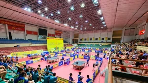 Giải bóng bàn quốc gia Báo Nhân Dân lần thứ 42 diễn ra tại Nhà thi đấu thể thao tỉnh Khánh Hòa (thành phố Nha Trang).