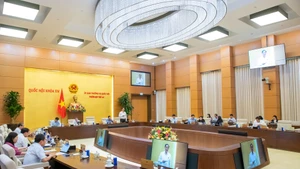 Phiên họp Ủy ban Thường vụ Quốc hội cho ý kiến về Dự thảo Nghị quyết đào tạo các ngành, nghề chuyên môn đặc thù trong lĩnh vực nghệ thuật. (Ảnh Duy Linh)