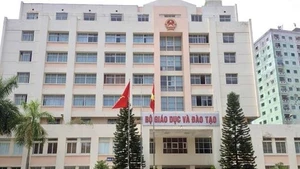 Bộ trưởng Giáo dục và Đào tạo gửi Công điện ứng phó bão số 1