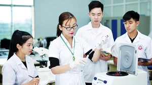 [Video] Nghiên cứu khoa học sẽ được đặt ngang hàng với đào tạo - Tạo tư duy mới phát triển khoa học, công nghệ trong giáo dục