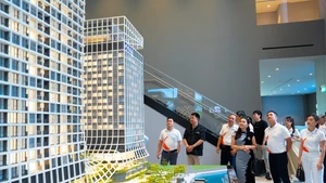 Thị trường nhà ở Thành phố Hồ Chí Minh vắng bóng căn hộ giá rẻ.