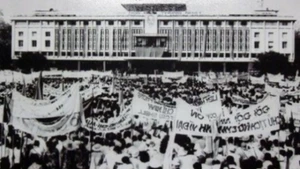 Nhân dân đón mừng ngày chiến thắng. (Ảnh tư liệu)