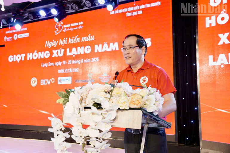 Đồng chí Dương Xuân Huyên, Ủy viên Ban Thường vụ Tỉnh ủy, Phó Chủ tịch Ủy ban nhân dân tỉnh Lạng Sơn, Trưởng Ban Chỉ đạo vận động hiến máu tình nguyện tỉnh Lạng Sơn phát biểu chỉ đạo. ndo_tr_gen-h-z6720667634710-dc2ac258c22d94a545cbe9bdfab43792.jpg