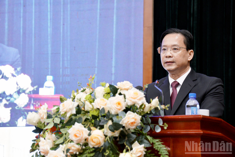 Đồng chí Hoàng Văn Nghiệm, Bí thư Tỉnh ủy, Trưởng Đoàn đại biểu Quốc hội tỉnh Lạng Sơn phát biểu tại buổi lễ. ndo_br_img-9930.jpg