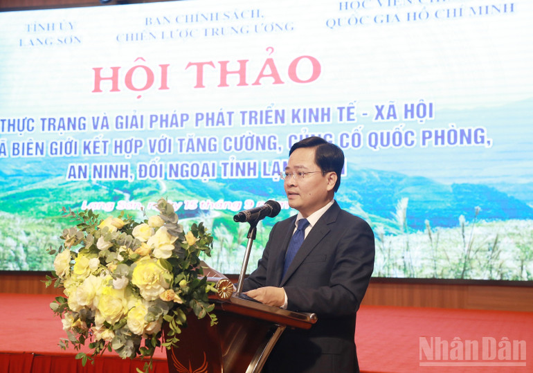 Đồng chí Nguyễn Anh Tuấn, Ủy viên Trung ương Đảng, Phó Trưởng Ban Chính sách, chiến lược Trung ương phát biểu tại hội thảo. ndo_br_img-7503.jpg