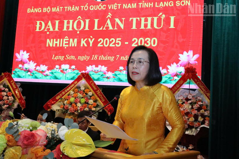 Đồng chí Đoàn Thị Hậu, Phó Bí thư Thường trực Tỉnh ủy, Bí thư Đảng ủy các cơ quan Đảng tỉnh, Chủ tịch Hội đồng nhân dân tỉnh Lạng Sơn phát biểu chỉ đạo Đại hội. ndo_tr_gen-h-z6817940314402-12f7ab910dbc1c8dbc7a4d550a95c188.jpg