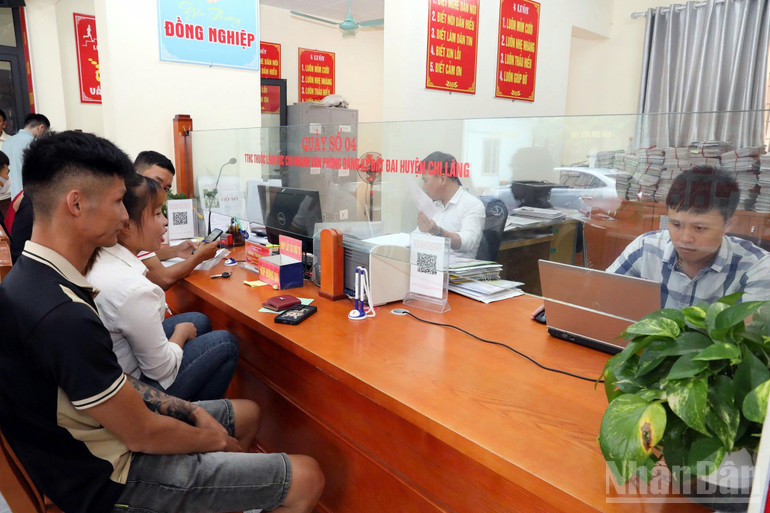 ประชาชนดำเนินการทางปกครองที่เกี่ยวข้องกับที่ดิน ในตำบลชีลาง จังหวัดลางซอน ndo_br_gen-h-z6761580886370-aa0d59b240091bb5b5b9b0fc3cd62c1a.jpg