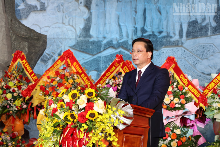 Đồng chí Hoàng Văn Nghiệm, Bí thư Tỉnh ủy, Trưởng đoàn Đại biểu Quốc hội tỉnh Lạng Sơn phát biểu tại chương trình kỷ niệm. ndo_tr_img-2131.jpg