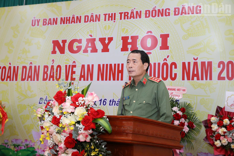 Đồng chí Thượng tướng Lê Quốc Hùng, Ủy viên Trung ương Đảng, Thứ trưởng Công an phát biểu chỉ đạo ngày hội. ndo_tr_gen-h-z6710685794780-36a57db463463225bcf0dd89c48b0398.jpg