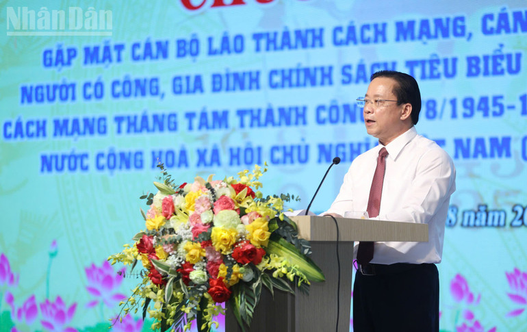 Đồng chí Hoàng Văn Nghiệm, Bí thư Tỉnh ủy, Trưởng đoàn Đại biểu Quốc hội tỉnh Lạng Sơn phát biểu tại buổi Gặp mặt. ndo_tl_gen-h-z6947130133441-4972cdfec80f9c3a628e7ba28fa45c6b.jpg