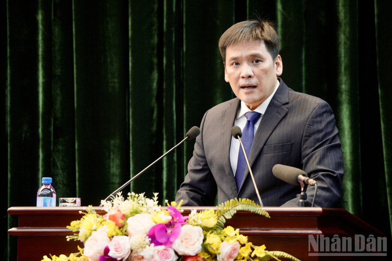 Đồng chí Nguyễn Thanh Bình, Phó Trưởng ban Tổ chức Trung ương công bố quyết định của Bộ Chính trị. ndo_br_img-0783.jpg