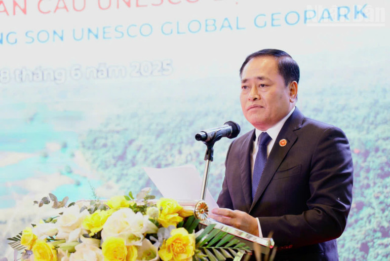 Đồng chí Hồ Tiến Thiệu, Phó Bí thư Tỉnh ủy, Chủ tịch Ủy ban nhân dân tỉnh Lạng Sơn phát biểu chào mừng. ndo_tr_gen-h-z6750940553280-98b8441ca91d3f54abac7c811a83948e.jpg