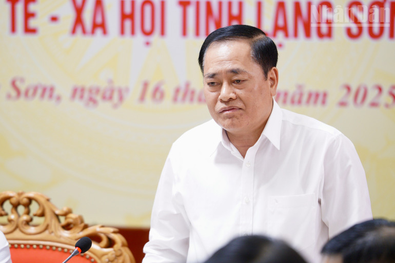 Đồng chí Hồ Tiến Thiệu, Phó Bí thư Tỉnh ủy, Chủ tịch Ủy ban nhân dân tỉnh Lạng Sơn giải trình các đề nghị của Đoàn công tác. ndo_tr_img-0567.jpg