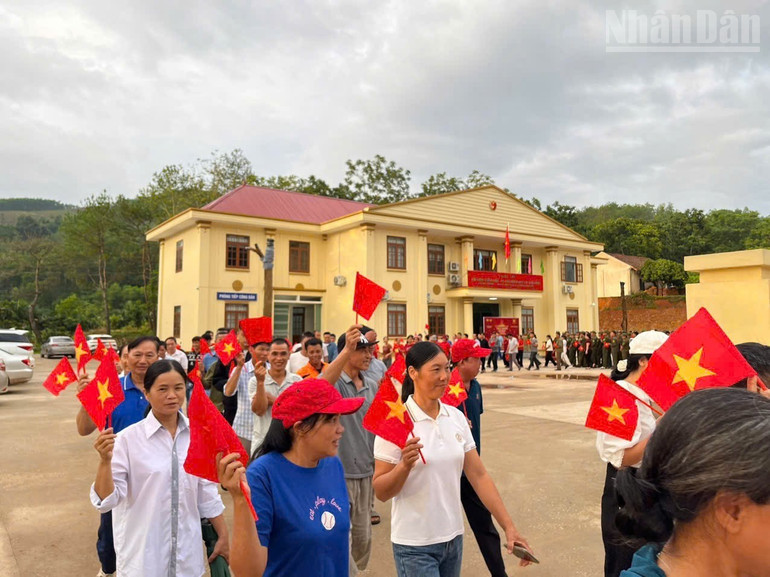 Nhân dân các dân tộc tỉnh Lạng Sơn hưởng ứng hoạt động trên toàn bộ 65 xã, phường của tỉnh. ndo_tr_gen-h-z6912132807509-7bb6a6ff4fa69b8f748863a69ab106be.jpg