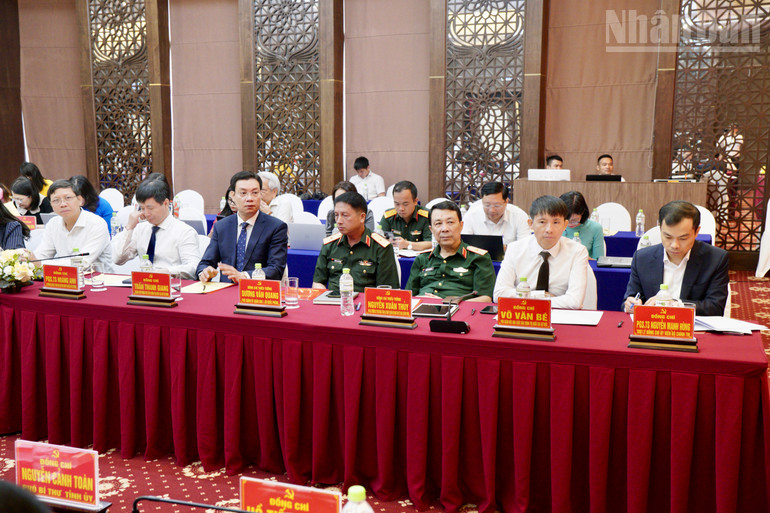 Các đại biểu đại diện cho các ban, bộ, ngành, Trung ương, các địa phương tại Hội thảo. ndo_tr_img-0280.jpg