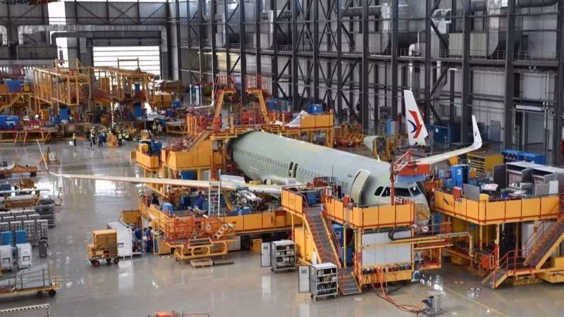 Máy bay A320 được sản xuất tại nhà máy của Airbus ở Thiên Tân, Trung Quốc. (Ảnh: THX/TTXVN)