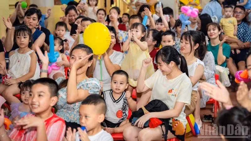 Nụ cười trẻ thơ. (Ảnh: HNV)