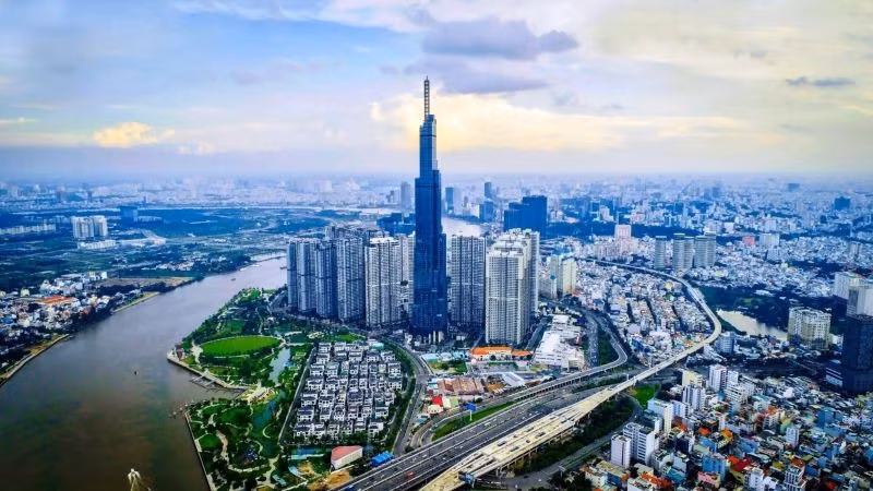 Thành phố Hồ Chí Minh mở rộng khẳng định vị thế là tâm điểm thị trường khi chiếm tới 50% tổng lượng quan tâm đến bất động sản toàn quốc.