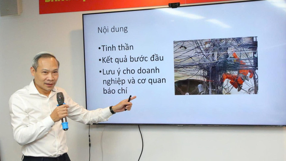 Tiến sĩ Phan Đức Hiếu, đại biểu Quốc hội, Ủy viên chuyên trách Ủy ban Kinh tế Tài chính của Quốc hội. dien-dan16-5.jpg