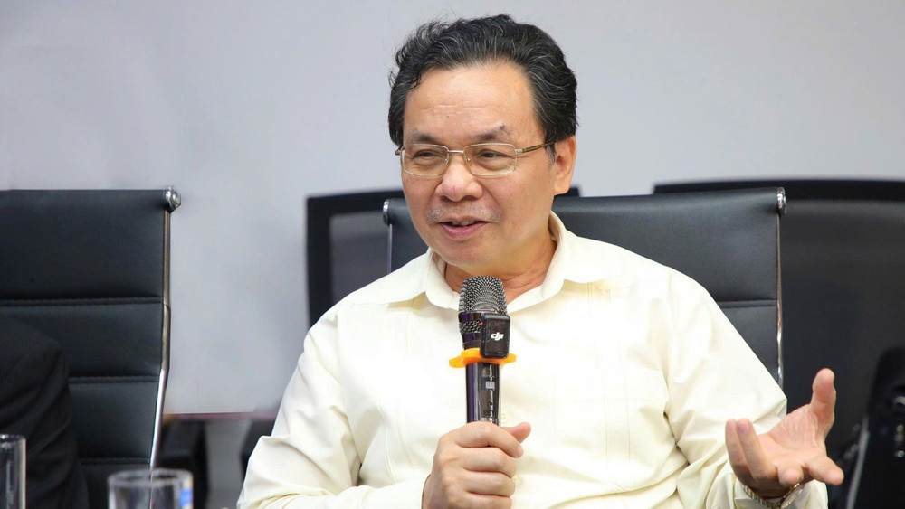 Giáo sư, Tiến sĩ Hoàng Văn Cường, Ủy viên Ủy ban Kinh tế Tài chính của Quốc hội, thành viên Hội đồng tư vấn chính sách của Thủ tướng Chính phủ, Phó Chủ tịch Hội đồng Giáo sư Nhà nước. dien-dan16-2.jpg