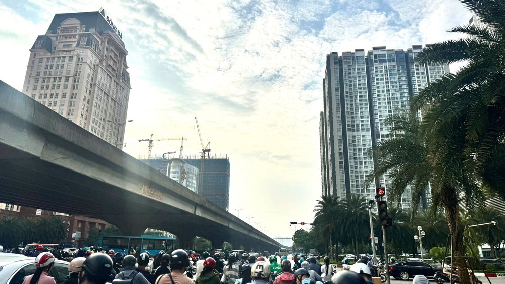 Hạ tầng phát triển tạo điều kiện cho bất động sản phát triển. (Ảnh: HNV) dien-dan2.jpg