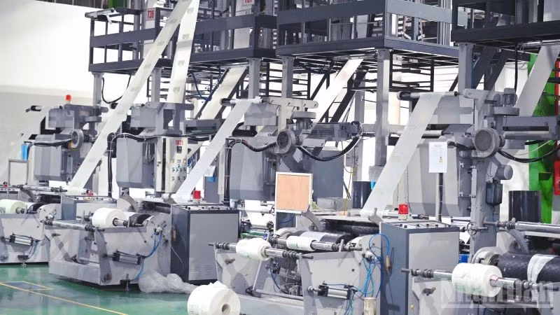 Bình quân 1 tháng có gần 22,4 nghìn doanh nghiệp thành lập mới và quay trở lại hoạt động. (Ảnh: HNV)