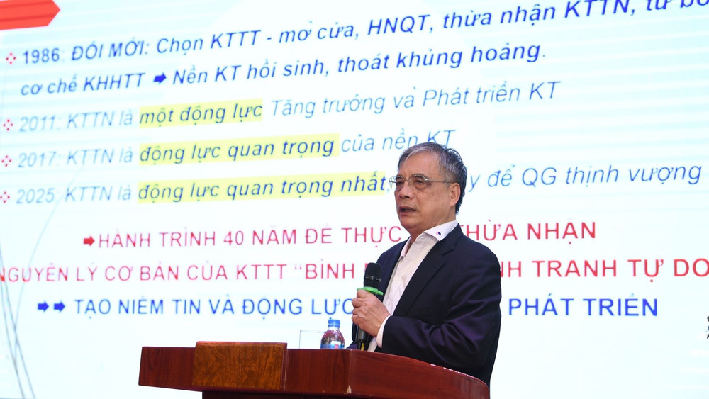Phó Giáo sư, Tiến sĩ Trần Đình Thiên, thành viên Hội đồng tư vấn chính sách của Thủ tướng Chính phủ, nguyên Viện trưởng Viện Kinh tế Việt Nam. (Ảnh: HNV) vha-7959.jpg