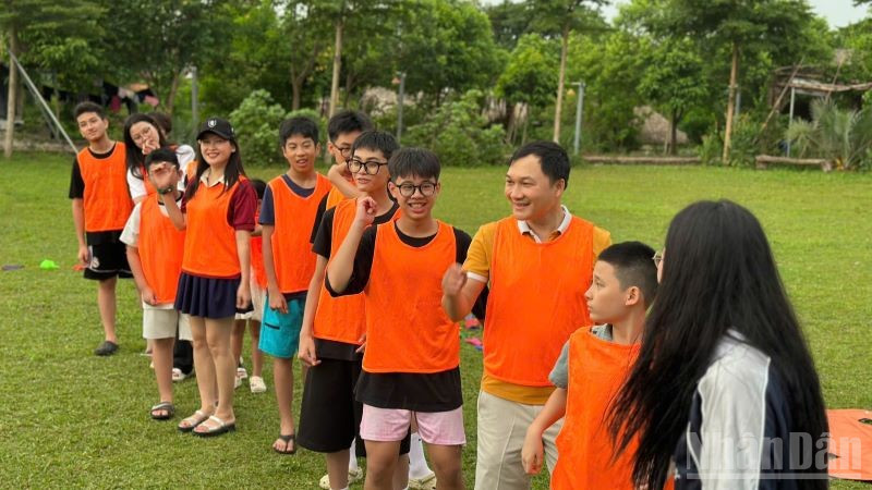 Bảo đảm các dịch vụ kế hoạch hóa gia đình được cung cấp kịp thời, toàn diện và phù hợp cho tất cả mọi người. (Ảnh: HNV)