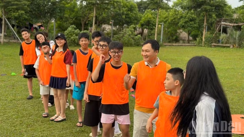 Bảo đảm các dịch vụ kế hoạch hóa gia đình được cung cấp kịp thời, toàn diện và phù hợp cho tất cả mọi người. (Ảnh: HNV)