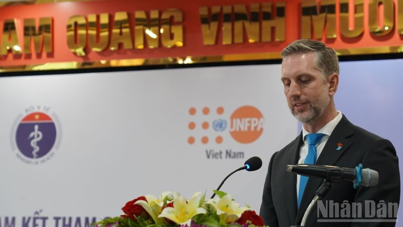 Ông Matt Jackson, Trưởng đại diện Quỹ dân số Liên hợp quốc (UNFPA) tại Việt Nam. (Ảnh: HNV) ndo_br_cket5.jpg