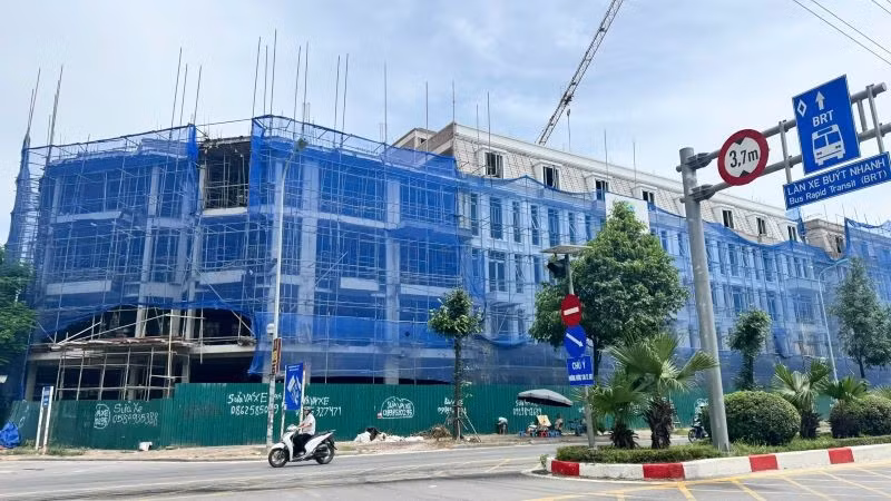 Trong bối cảnh nhiều thách thức đan xen và chi phí đầu tư leo thang, thị trường xây dựng và bất động sản đang bước vào giai đoạn tái cấu trúc sâu. (Ảnh: HNV)